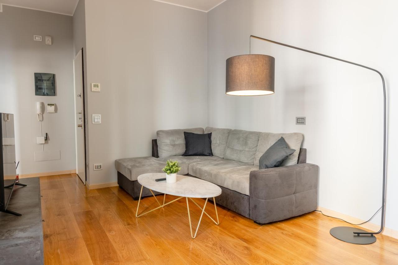 5 Min Duomo Luxury Home In Brera Design District Милан Экстерьер фото